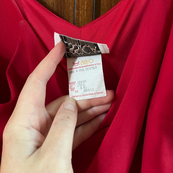 Red Ruffle midi dress - Picture 5 of 6